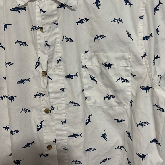 Shark 🦈 shirt button down beach shirt - Picture 5 of 8